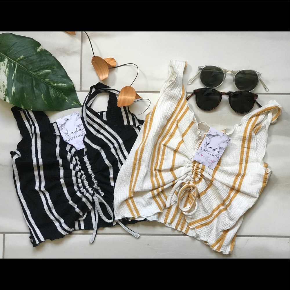Scrunch top in white/yellow or black/white 🖤💛